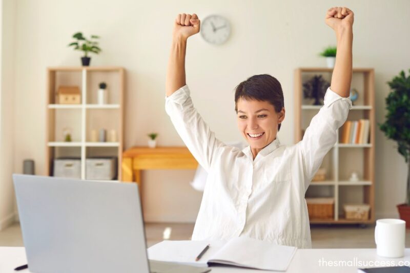 The First 10 Steps to Launch Your Online Business With Less Than $500