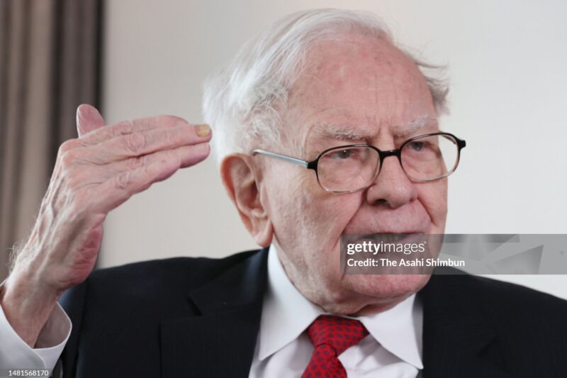 12 Emotional Habits That Shaped Warren Buffett’s Success