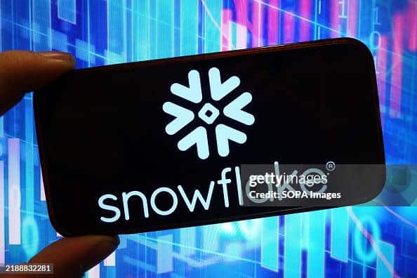 Snowflake to Acquire Open-Source Database Startup Crunchy Data in Strategic AI and Postgres Push